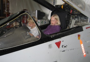 Johanna and Tuomas in an F-8J Crusader